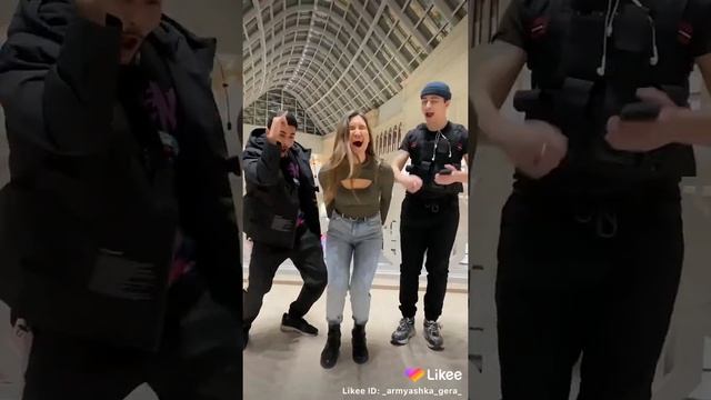 монстренная жопа смотреть онлайн