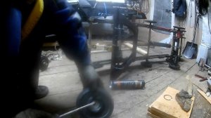 Снегоход Тайга замена подшипников в катках  ТО тележки