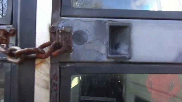 Blue Bird Bus Door Grab смотреть онлайн