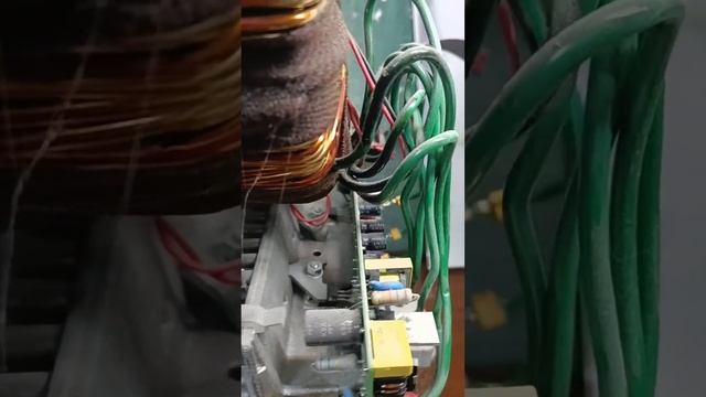 Стабілізатор Елекс Ампер помилка Err04.Як збільшити потужність і зменшити ризики виходу з ладу. смотреть онлайн