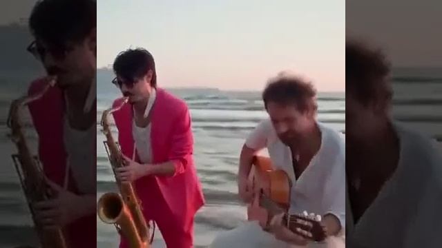 Music pause - saxophone,guitar смотреть онлайн