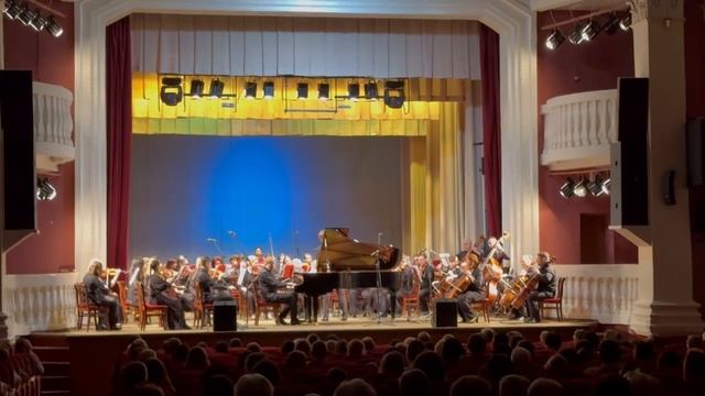 23 ноября в Доме Культуры им. Карла Маркса состоялась концертная программа «Чайковский. Шедевры» смотреть онлайн