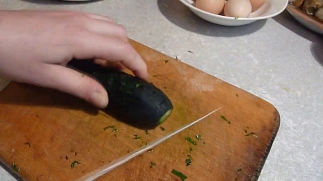 Салат из одуванчика / Жизнь в деревне /