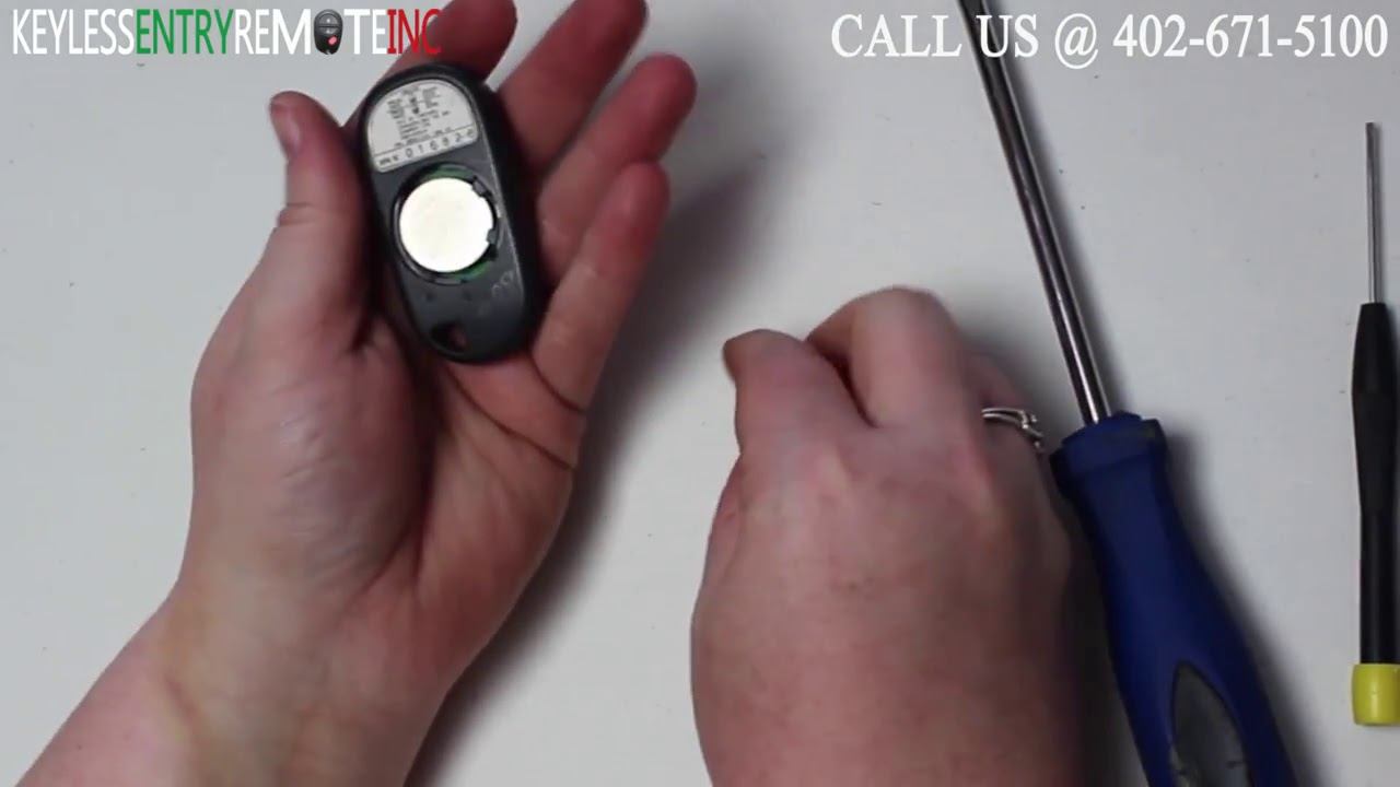 Honda S2000 Key Fob Battery Replacement (2000 - 2009) смотреть онлайн
