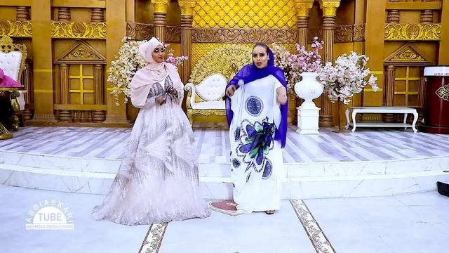 SHAADIYO SHARAF | ASLUUB BADANOOW AMMAAN BADANOOW | BEST AROOS | MUSIC VIDEO 2021 смотреть онлайн