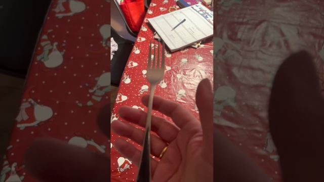 Das Wort des Tages die Gabel med sætningeseksempler i nominativ, akkusativ, dativ og genitiv. смотреть онлайн