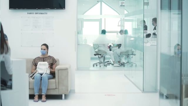 Testimonianza pazienti di Dr Palmas che hanno risolto i loro problemi con gli impianti dentali. смотреть онлайн