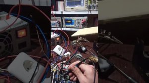 Є сигнали ШІМ на транзистори, значить має працювати інвертор!  ШИМ сигнал на транзисторах инвертора