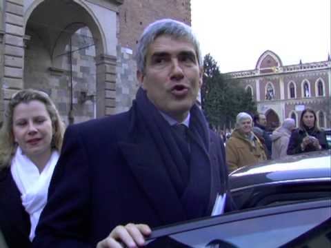 Pier Ferdinando Casini Visto che siamo in Toscana mi fumo un bel Cubano смотреть онлайн
