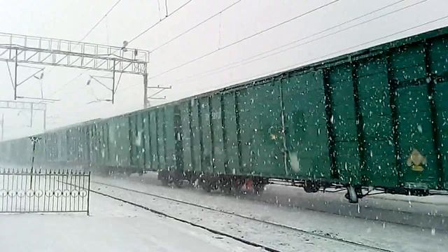 18.02.2017. (Сквозь снег). 'ВЛ80С-2163/2143' с грузовым. смотреть онлайн