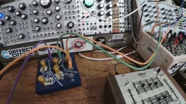 Crazy freeform jazz with Hikari Monos смотреть онлайн
