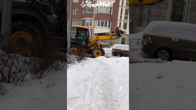 Уборка снега. Чистка снега. Вывоз по Москве и МО #gurmak #снег #уборкаснега #вывозснега смотреть онлайн