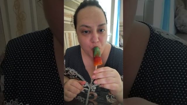 пробую мороженое, некоторые ВПЕРВЫЕ!!! #едимвкусно #еда #едимвместе #food #вкусно #едимдома #mukban смотреть онлайн