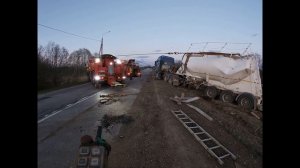 Грузовой эвакуатор. Достаем груженый цементовоз. Совместная работа с Рязанским коллегой.