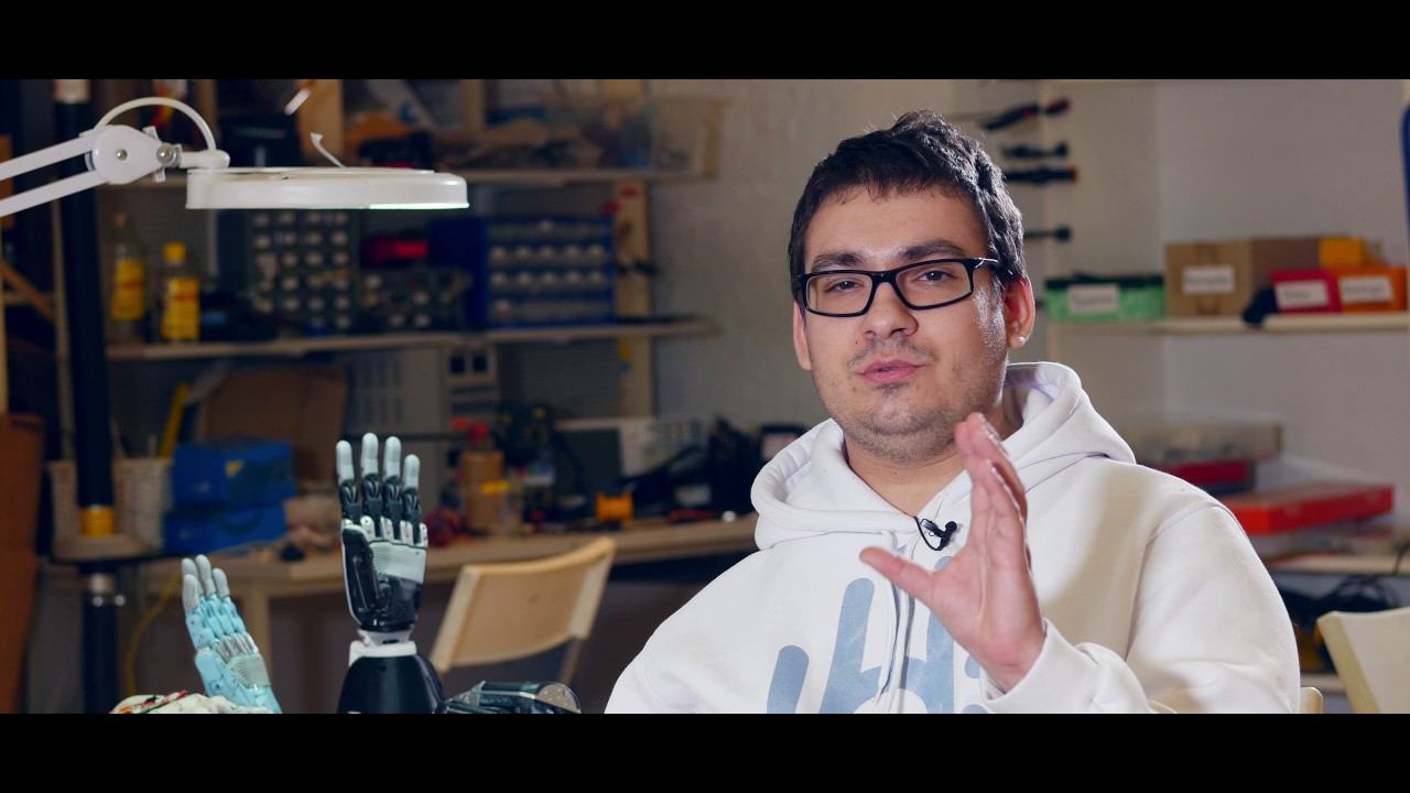 MaxBionic смотреть онлайн