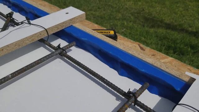 Countertop pre-pour using Buddy Rhodes Craftsman mix and coal pigment смотреть онлайн