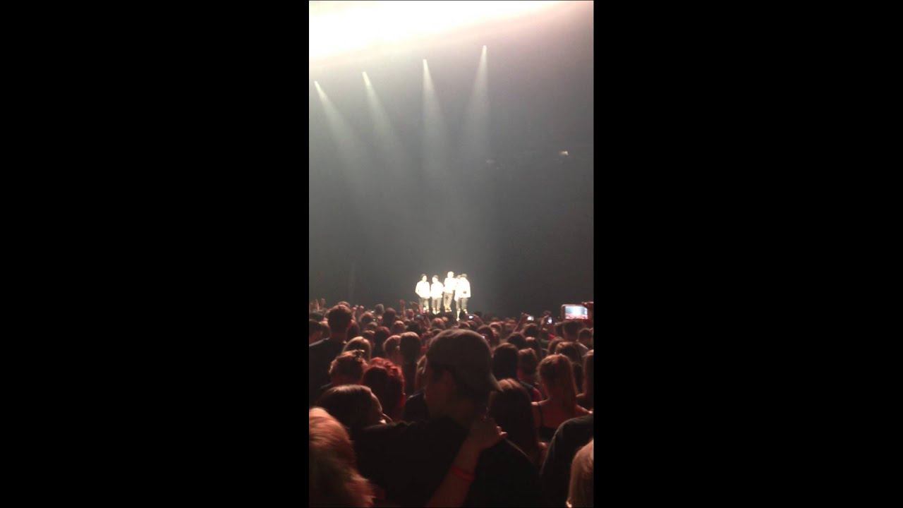 Moules Frites - Stromae (a capella) - dernier concert смотреть онлайн