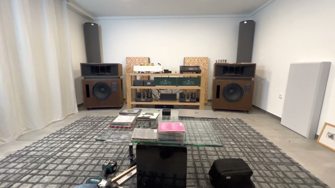 Altec Lansing model 19 playing electronic смотреть онлайн