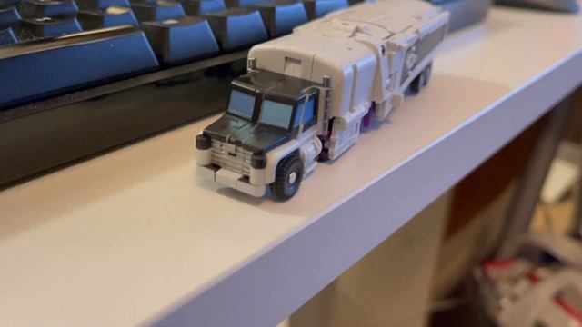 Mechanic Studio's Poison - aka Transformers Octane смотреть онлайн