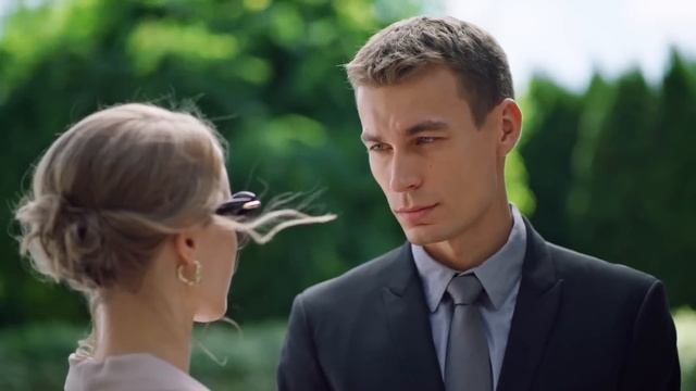 Фільм підкорив мільйони глядачів «Зведена». Мелодрама про важкі стосунки зведених сестер. 4 серія смотреть онлайн