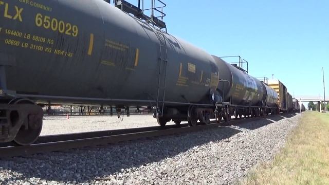 Railfanning Rosenberg, TX 5/3/14 pt 2 (Feat UP 1989, ZLAJX, SD60M, & many more) смотреть онлайн