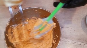 Универсальный крем за 5 минут! Крем с вареной сгущенкой , маслом и орехами!