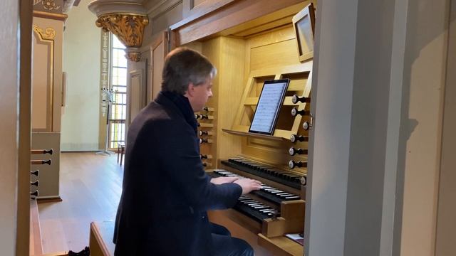 BACH - Cello Suite no. 5 Giga BWV 1011 - Thierry Mechler, organ смотреть онлайн