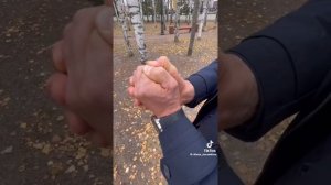 Как свистеть или издавать звуки с помощью РУКИ!  Легко и просто научиться сможеть каждый..#лайфхаки