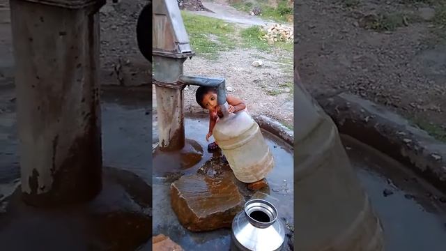 Baby Drink water смотреть онлайн