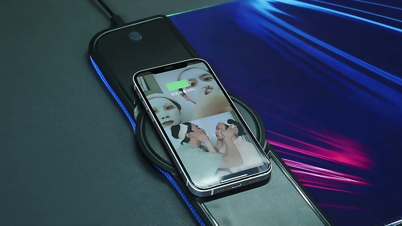 Коврик Для Мыши С RGB Подсветкой и беспроводным зарядом 15 BT смотреть онлайн