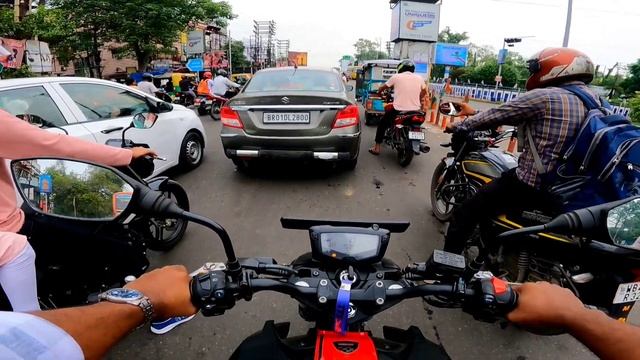 How to Ride a Bike in City Traffic using Clutch friction zone ? City traffic me bike keise chalaye смотреть онлайн