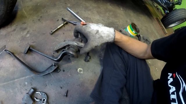 NÃO ACREDITO!! PEDALEIRAS E MOTOR | REFORMA FUSCA 1985 EP.28 смотреть онлайн