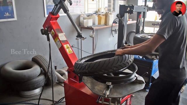 Pulsar 180 Rear Tyre Changing Video | Tubeless Rear Tyre Change Pulsar 180 With Machine | Bee Tech