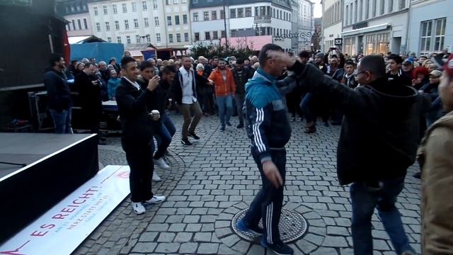 21.11.15 "Herz statt Hetze" Gera (Thür.) Refugees im Dance-Fieber смотреть онлайн