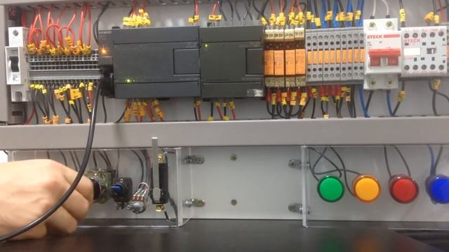 Siemens S7-200 - Set e Reset смотреть онлайн