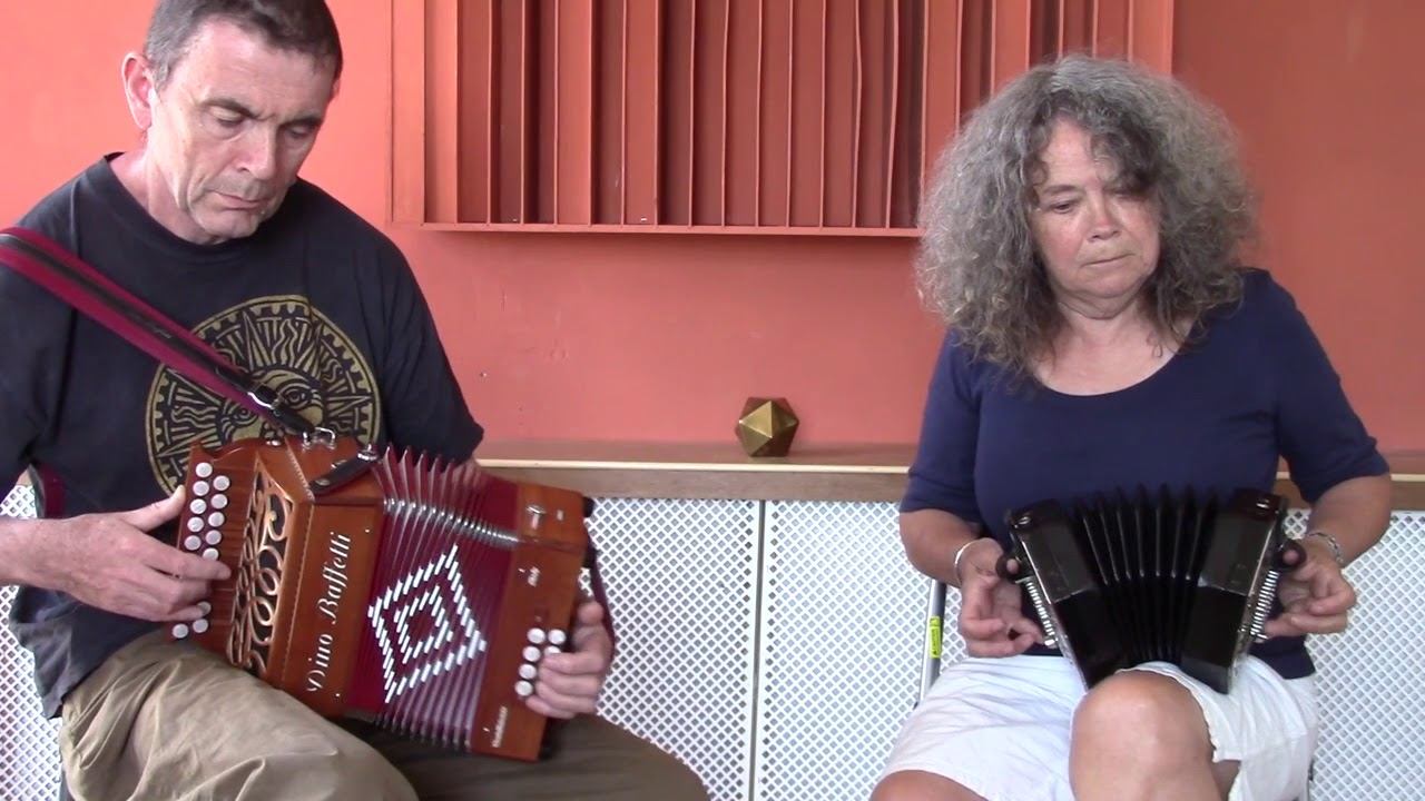 Wade Hamptons / The Grand Hornpipe - Mary Humphreys and Anahata смотреть онлайн