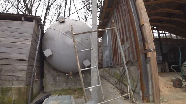 Работа на ферме // Крестьянское фермерское хозяйство // Прогулка по ферме смотреть онлайн