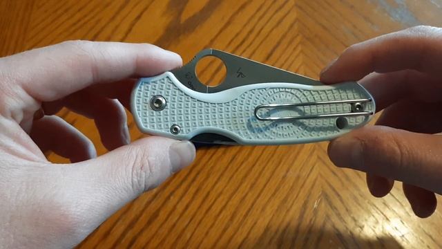 Hogue Deka Polymer Magnacut Vs Spyderco Para 3 Lightweight.