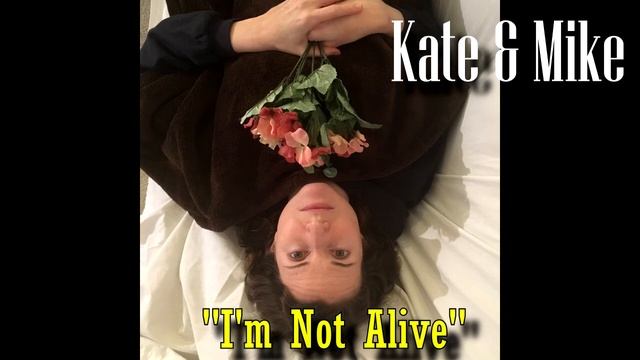 "I Will Survive" Parody / "I'm Not Alive" смотреть онлайн