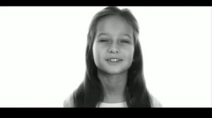 Софья Грузенко читает стихотворение "Молодость и Зрелость"