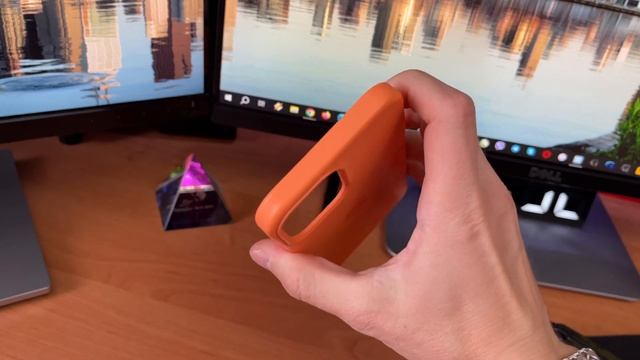 Apple MagSafe Silicone Case для iPhone - Спустя 3 года смотреть онлайн