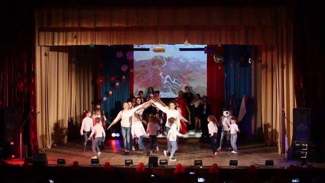 Флешмоб "Голоса Крыма" ко Дню народного единства. с. Журавлевка смотреть онлайн