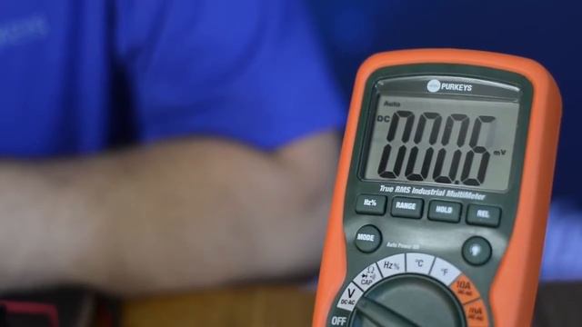 How to Use a Multimeter: Voltmeter - Purkeys смотреть онлайн