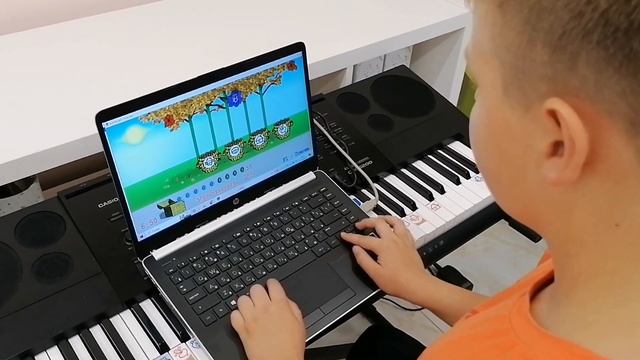 Выпуск Soft Mozart 2023, уровень С: Ivan. Игровой модуль" Fruit Lines" смотреть онлайн