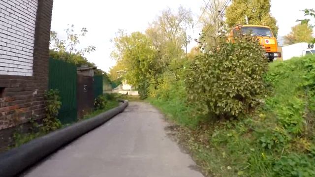 Синдику тушили водой из реки. Подача по толстой трубе. смотреть онлайн