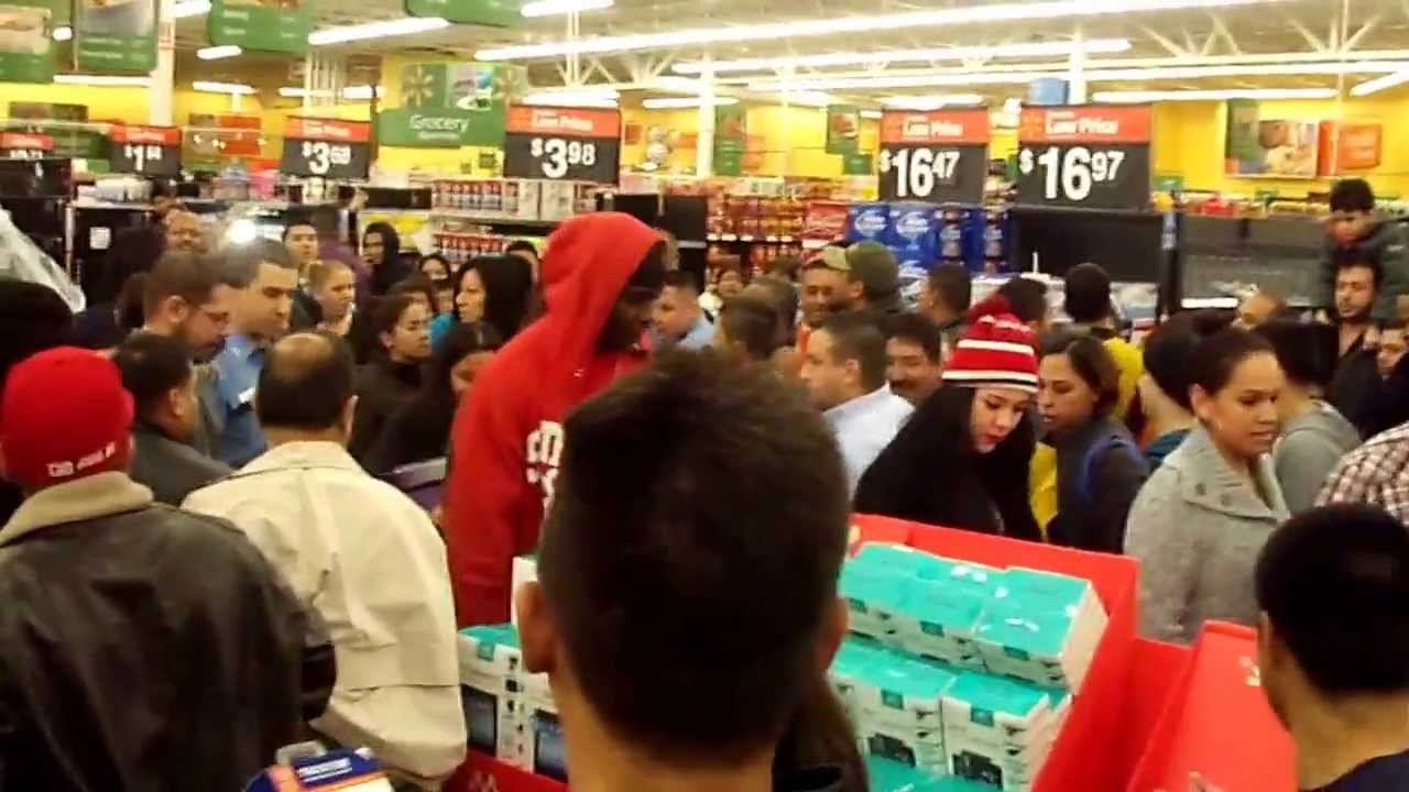 Black Friday 2013 !!! Fighting for A 75$ Dollar , 23" L.E.D T.V. in Houston Tx. смотреть онлайн