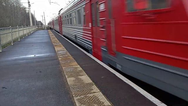 22 апреля 2024 г. Электропоезд эт2м-114 Сообщением Мга-Рыбацкое Прибывает на станцию О. П. 45 КМ смотреть онлайн