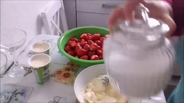 Клубника со сливками !Дессерт нашего детства!Домашняя еда Кухня Рецепты смотреть онлайн
