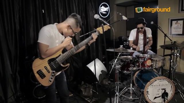 Live from Studio Cafe feat. Iwa K - Kram Otak смотреть онлайн