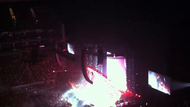 Queen + Adam Lambert - Lap of the Gods (Live at O2 Arena, London 17th January 2015) смотреть онлайн